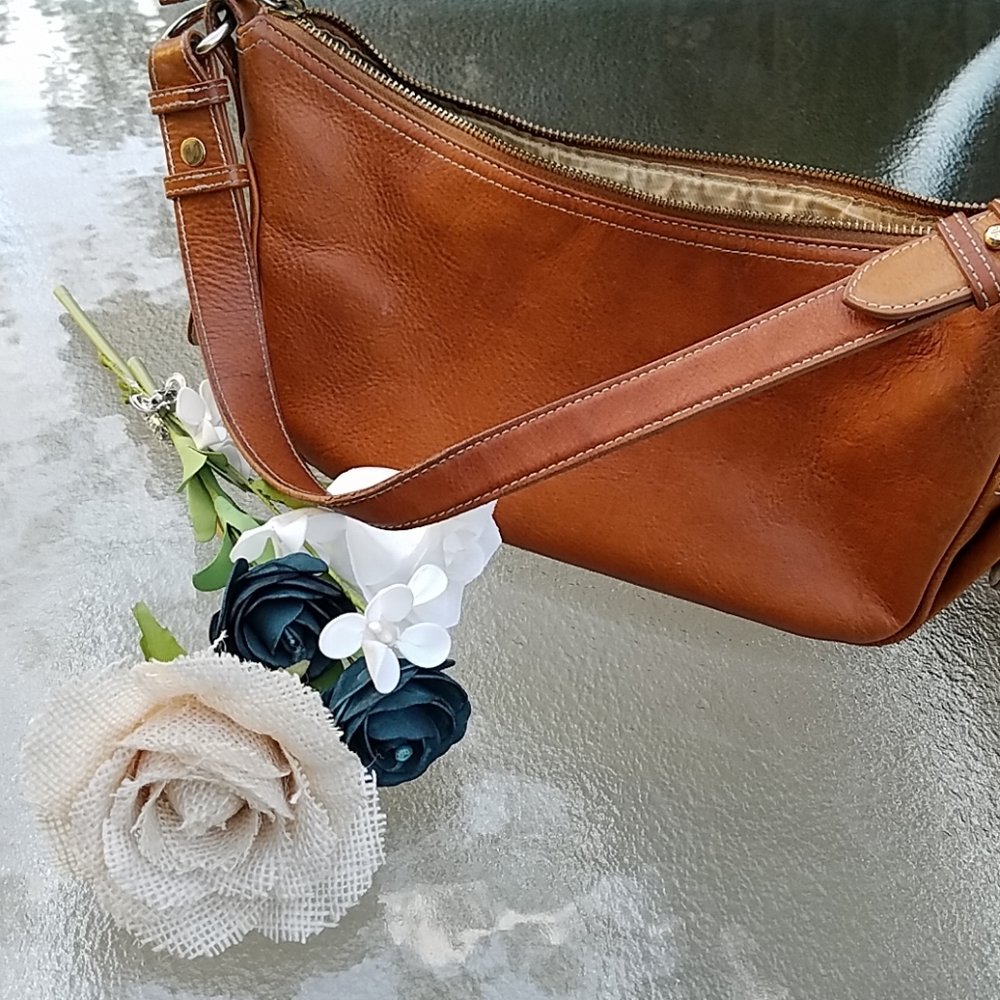 Ralph Lauren vintage brown leather shoulder bag.